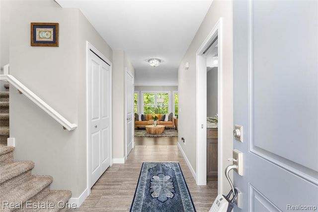 3259 Rush Lake Road, Pinckney, MI 48169