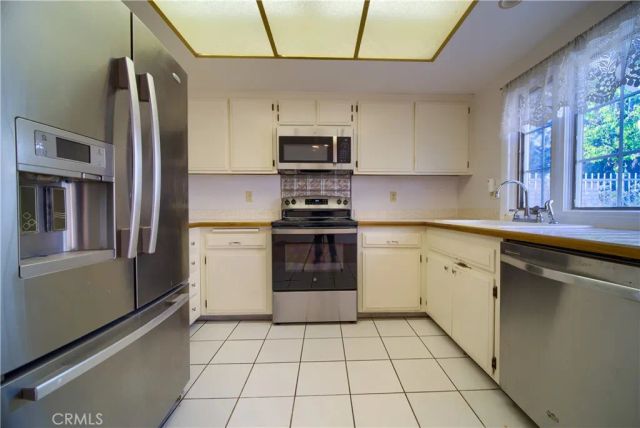 2005 W West Wind, Santa Ana, CA 92704