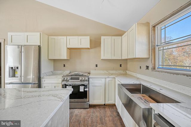 1855 EASTHAM RD, Bumpass, VA 23024