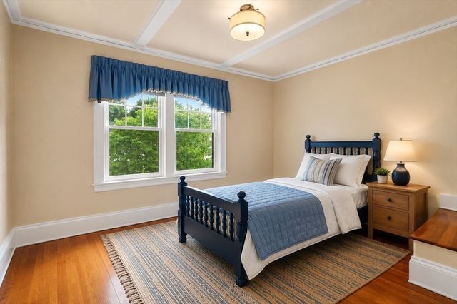 18 Eaton Ct 18, Wellesley, MA 02481