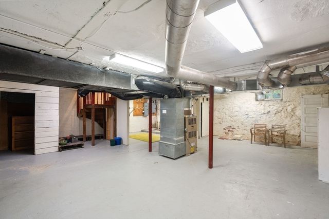 18 Eaton Ct 18, Wellesley, MA 02481