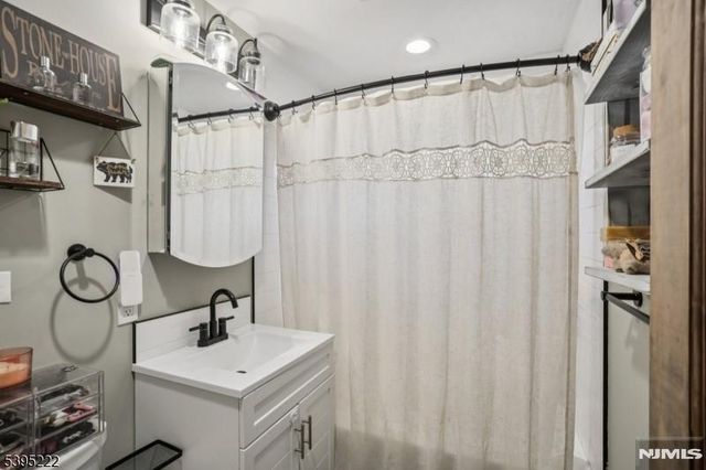 10 Anawa Road, Vernon, NJ 07422