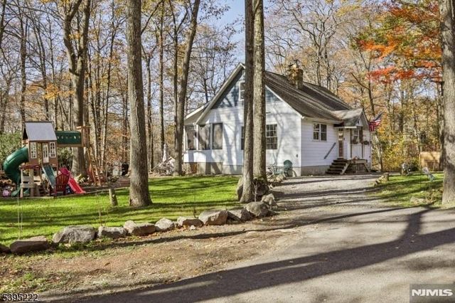 10 Anawa Road, Vernon, NJ 07422