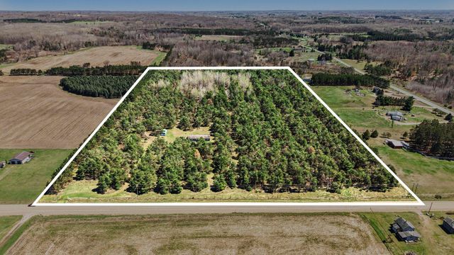 20240 10th Avenue, Barryton, MI 49305
