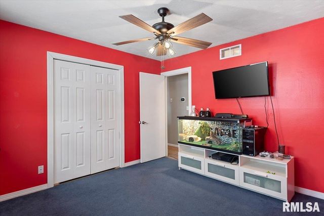 5 OAKWOOD Drive, Chatham, IL 62629