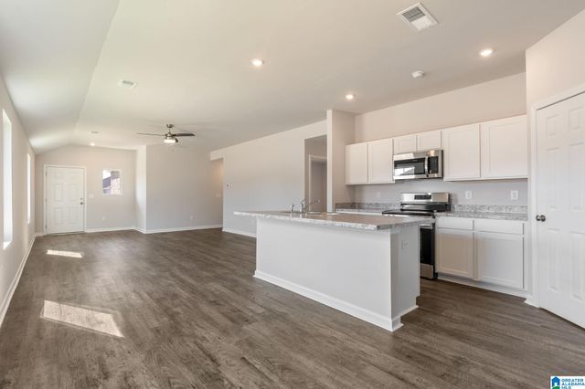 945 STAGECOACH ROAD, Jemison, AL 35085