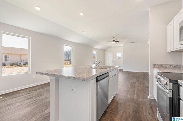 945 STAGECOACH ROAD, Jemison, AL 35085