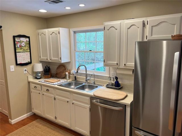 1526 Cumberland Court, Alpharetta, GA 30009