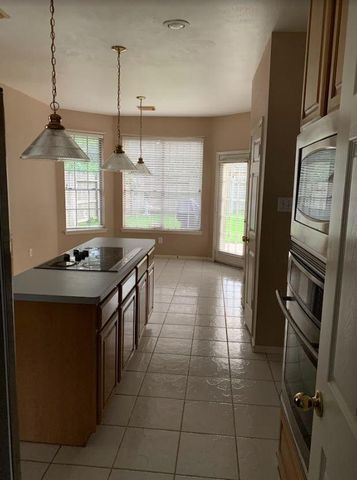 6810 Springcrest Drive, Sugar Land, TX 77479