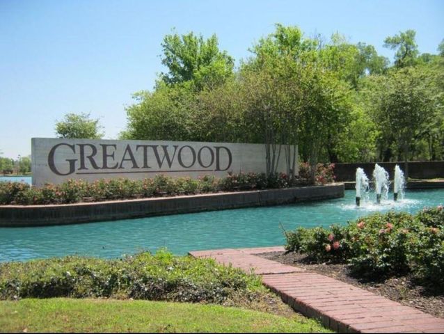 6810 Springcrest Drive, Sugar Land, TX 77479