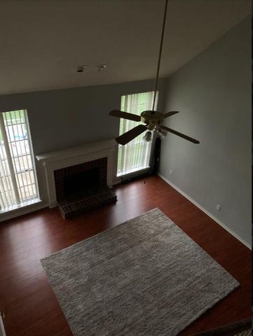 6810 Springcrest Drive, Sugar Land, TX 77479