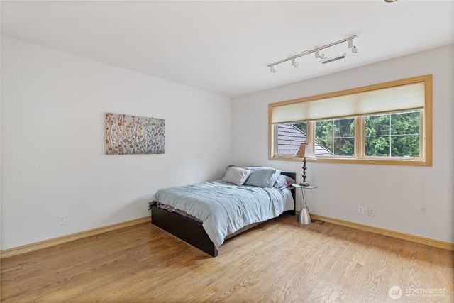 1018 254th Avenue NE, Redmond, WA 98074