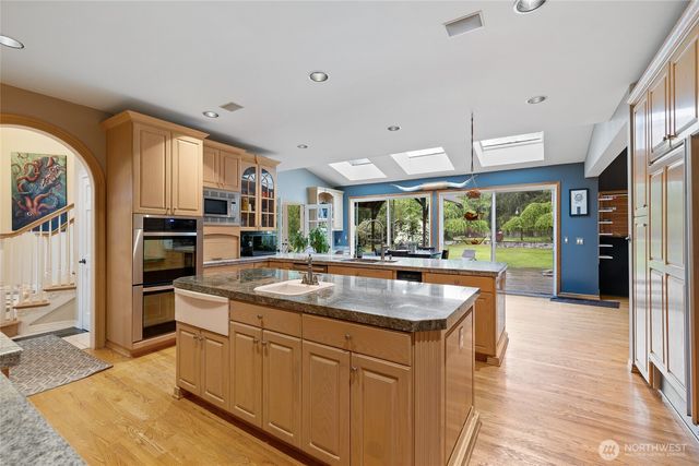 1018 254th Avenue NE, Redmond, WA 98074