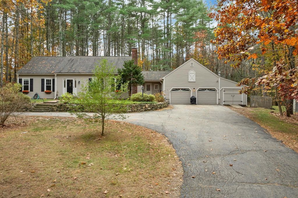 10 Winterberry Drive, Amherst, NH 03031