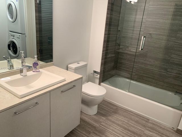 1010 Brickell Ave 3704, Miami, FL 33131