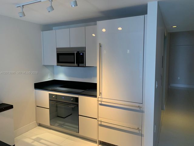 1010 Brickell Ave 3704, Miami, FL 33131