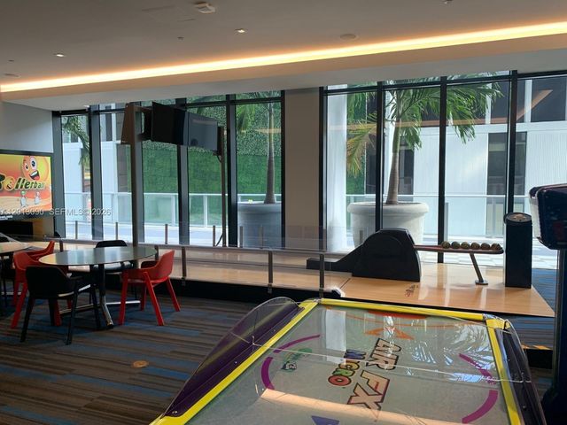 1010 Brickell Ave 3704, Miami, FL 33131