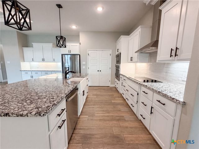 6112 Wye Oak Drive, Salado, TX 76571