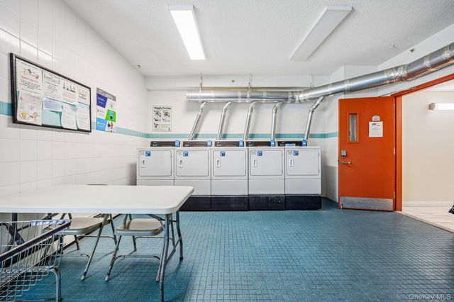 260 Beach 81st Street 2D, Rockaway Beach, NY 11693