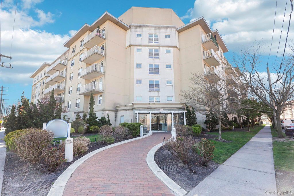 260 Beach 81st Street 2D, Rockaway Beach, NY 11693