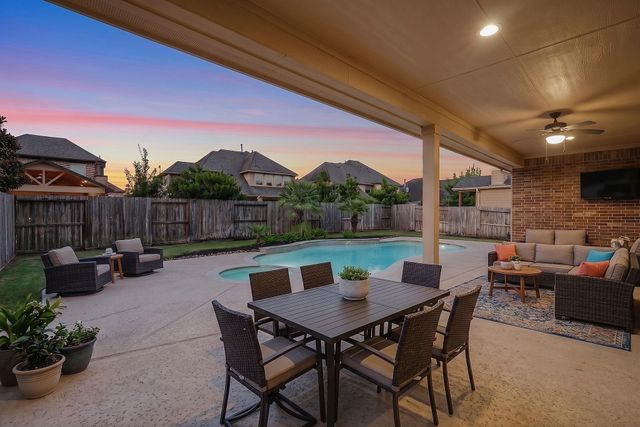 27418 Windcrest Key Lane, Fulshear, TX 77441