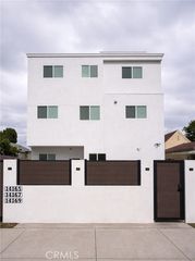 14169 Calvert, Van Nuys (los Angeles), CA 91401