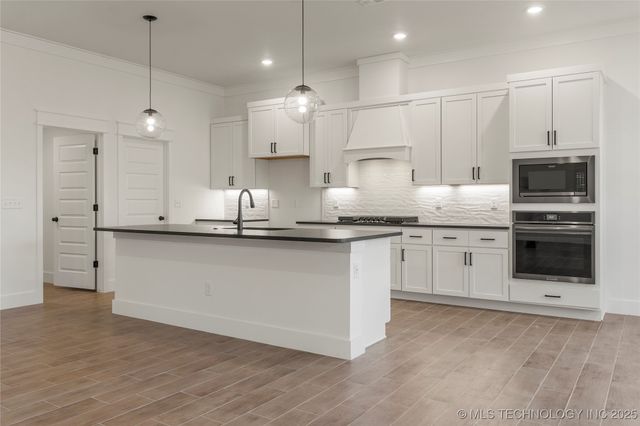 2804 E Northampton Street, Broken Arrow, OK 74014