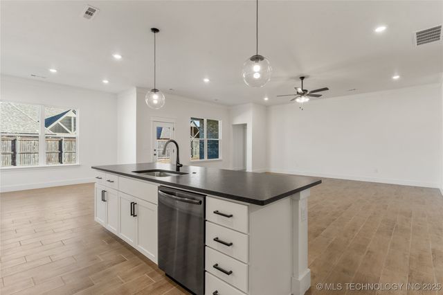 2804 E Northampton Street, Broken Arrow, OK 74014