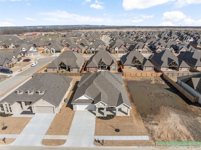 2804 E Northampton Street, Broken Arrow, OK 74014