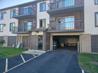 1665 COACH Drive 102, Naperville, IL 60565