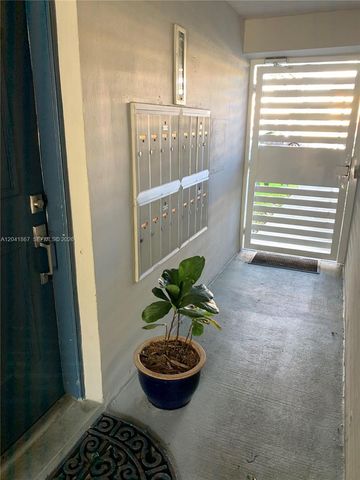130 Mendoza Avenue 33, Coral Gables, FL 33134