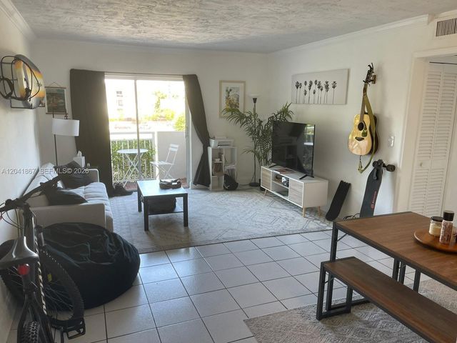 130 Mendoza Avenue 33, Coral Gables, FL 33134