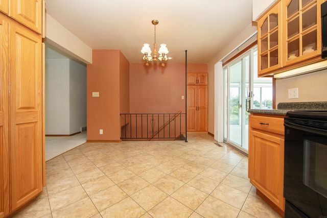 2727 Fairlane Avenue, Waterloo, IA 50702