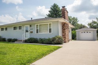 2727 Fairlane Avenue, Waterloo, IA 50702
