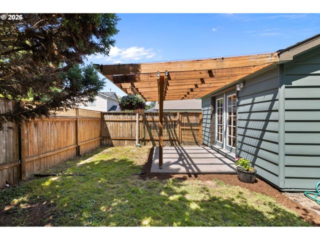 1053 Se BARNES Rd, Gresham, OR 97080