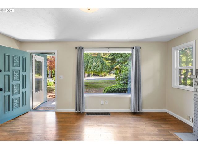 1053 Se BARNES Rd, Gresham, OR 97080