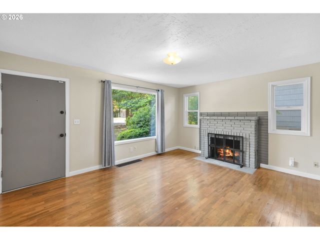 1053 Se BARNES Rd, Gresham, OR 97080
