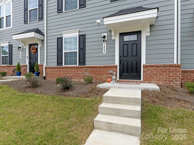 1409 May Apple Drive, Matthews, NC 28104