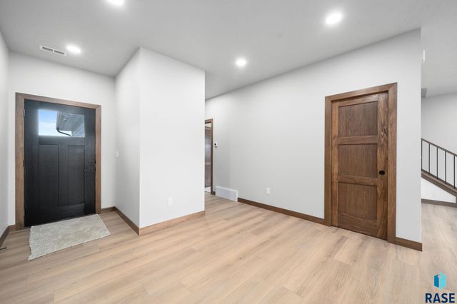 5419 W Vision Cir Circle, Sioux Falls, SD 57107