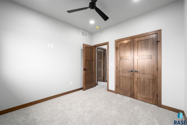 5419 W Vision Cir Circle, Sioux Falls, SD 57107