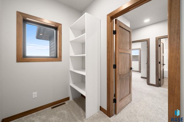 5419 W Vision Cir Circle, Sioux Falls, SD 57107