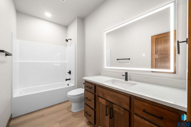 5419 W Vision Cir Circle, Sioux Falls, SD 57107