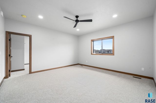 5419 W Vision Cir Circle, Sioux Falls, SD 57107