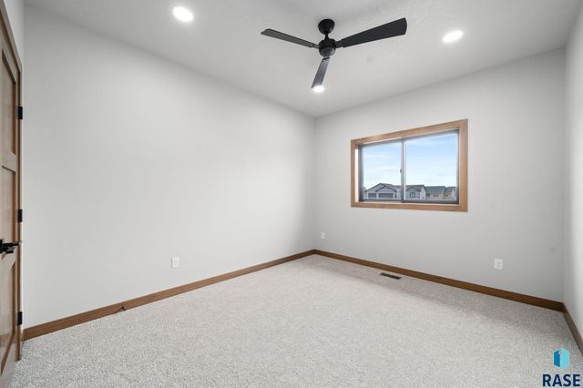 5419 W Vision Cir Circle, Sioux Falls, SD 57107