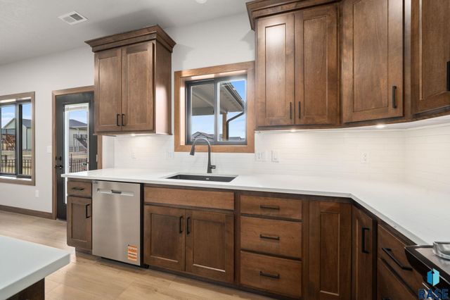 5419 W Vision Cir Circle, Sioux Falls, SD 57107