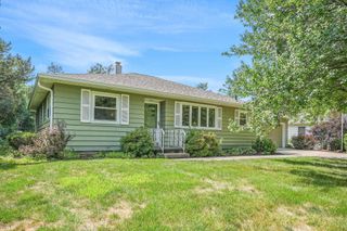 216 Windsor Drive, Waterloo, IA 50701
