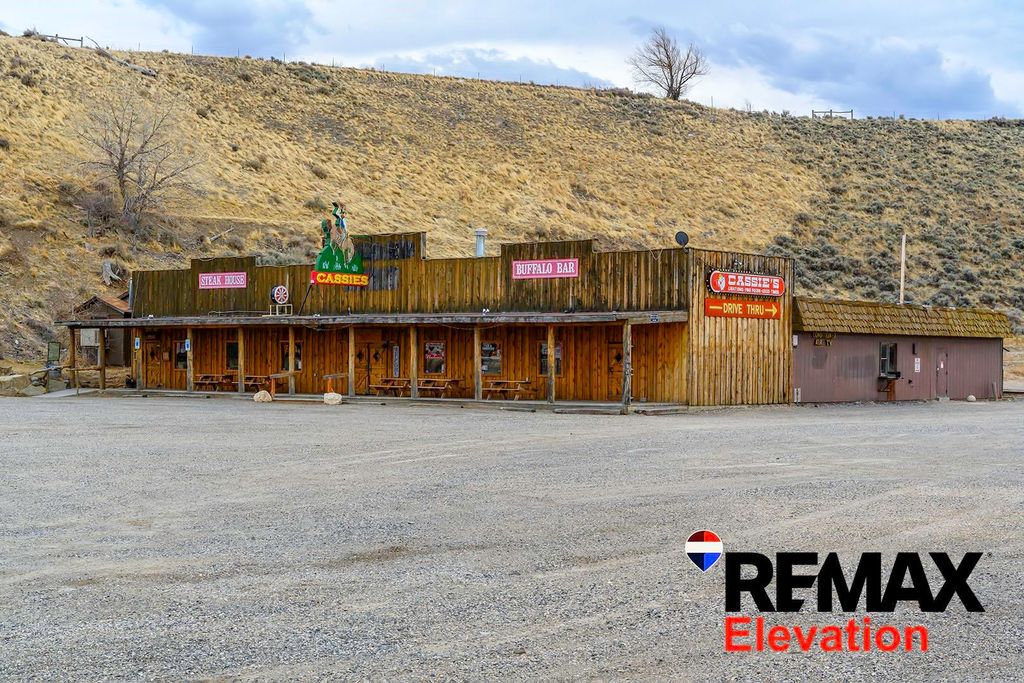 214 Yellowstone Ave, Cody, WY 82414 photo 3