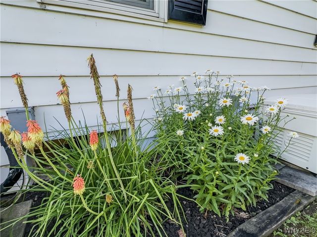 1030 Saunders Sett Road, Lewiston, NY 14305