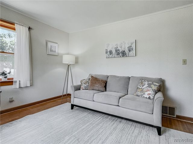 1030 Saunders Sett Road, Lewiston, NY 14305