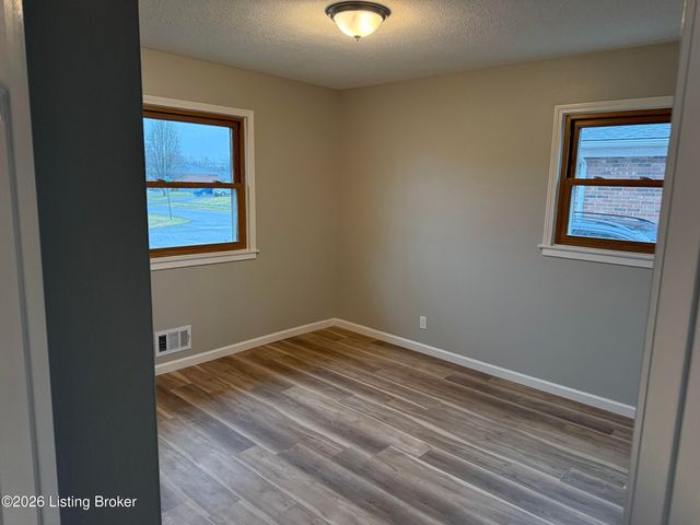 2418 Lorene Ave, Louisville, KY 40216